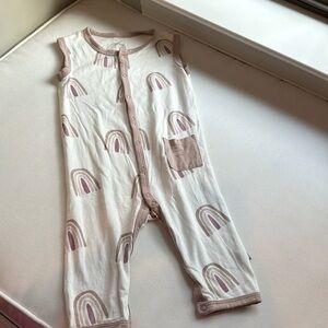 Kyte Baby sleeveless snap romper in sunset rainbow 12-18 months